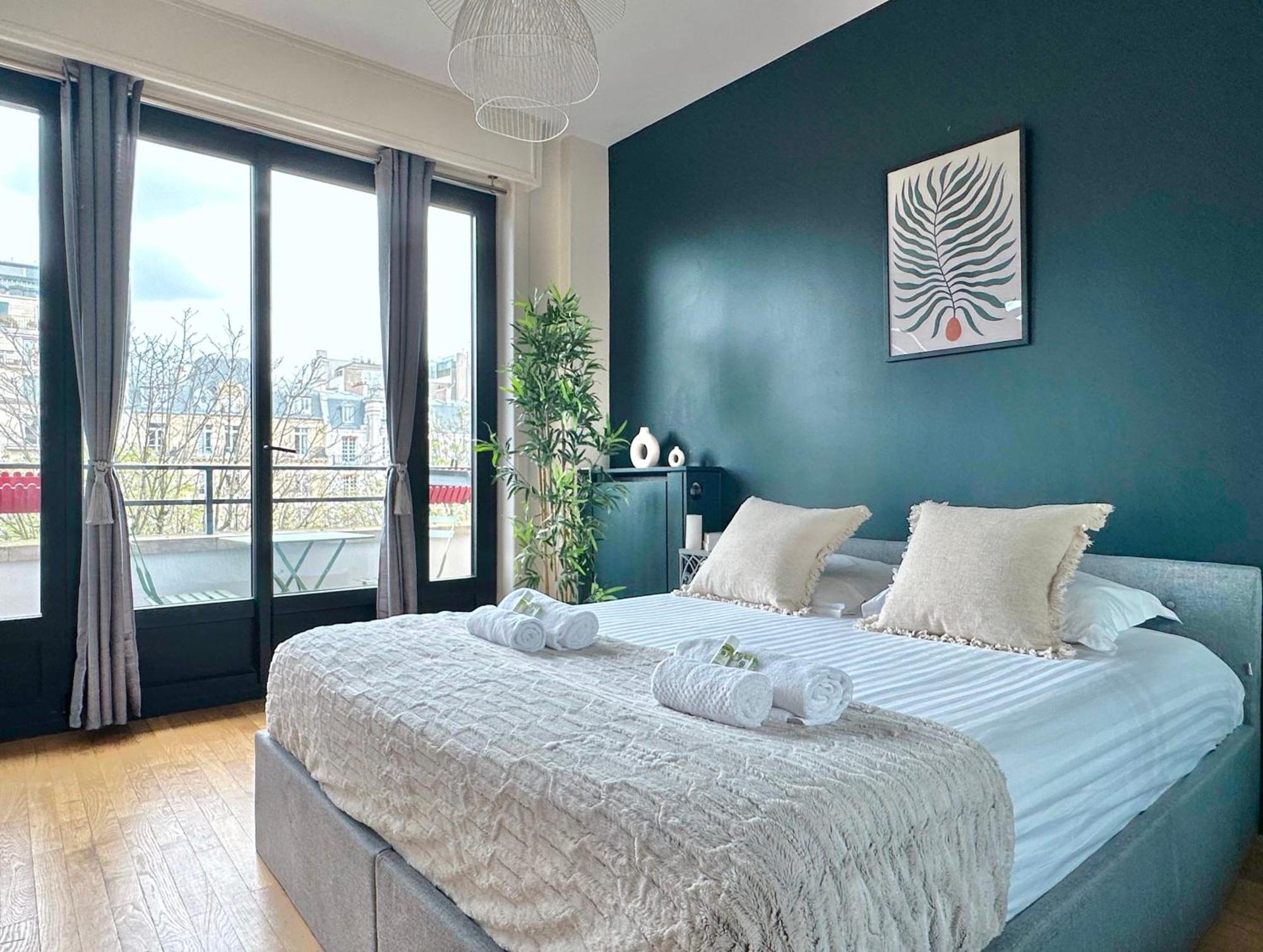 Stylish Apartment With A Balcony In Paris Exteriör bild